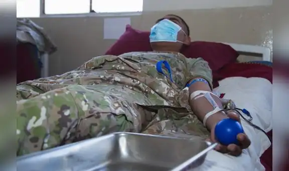 120 soldados donan sangre para niños con cáncer en el Cusco