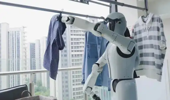 China lanza robots humanoides con inteligencia artificial capaces de lavar ropa, tender camas y cuidar a ancianos