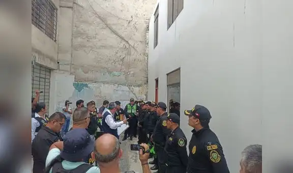 Detienen a 9 policías de la comisaría de Ate por cobrar coimas a transportistas
