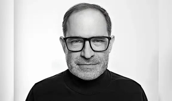 Juan Carlos Fisher: “La política ha sobrepasado a la ficción y ahora la ficción se siente aburrida”