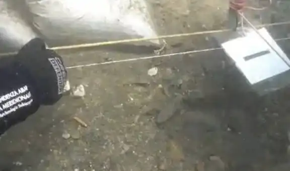 Arqueólogos submarinos descubrieron una estatua de 3.000 años bajo un lago: aún con huellas de dedos humanos recientes
