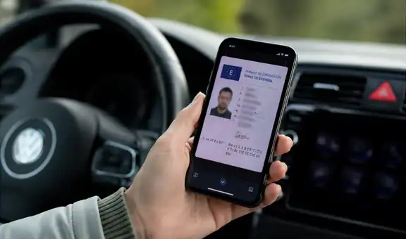 España y la UE dan un salto digital: a partir de 2027 podrás llevar tu carnet de conducir y DNI en el móvil con total validez legal