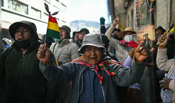 Bolivia deporta misión de derechos humanos mientras los bloqueos de vías se reducen y la escasez persiste