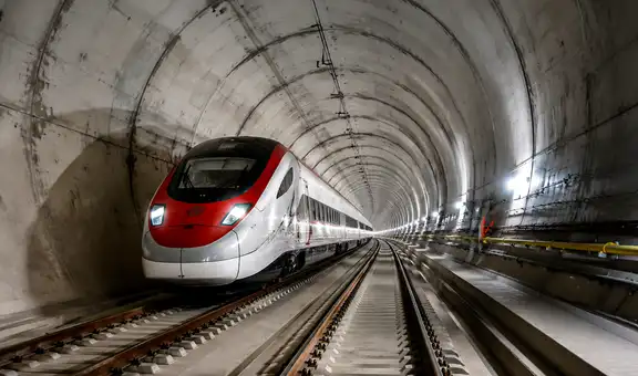 Casi 60 km bajo los Alpes: así es el túnel más largo del mundo que une el norte y sur de Europa en solo 20 minutos