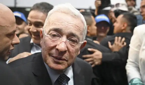 Justicia de Colombia abre investigación contra Álvaro Uribe por homicidio agravado y presuntos nexos con paramilitares