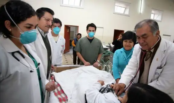 Colegio Médico rechaza proyecto de ley 13830 que plantea saltarse el residentado médico ante la escasez de especialistas en el país