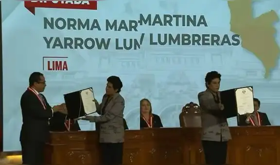 Norma Yarrow rechaza foto con Burneo en entrega de credenciales y asistentes la critican: "Malcriada, más respeto"