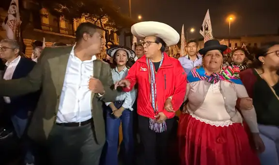 Roberto Sánchez encabeza movilización en defensa del voto: "El pueblo exige justicia electoral"