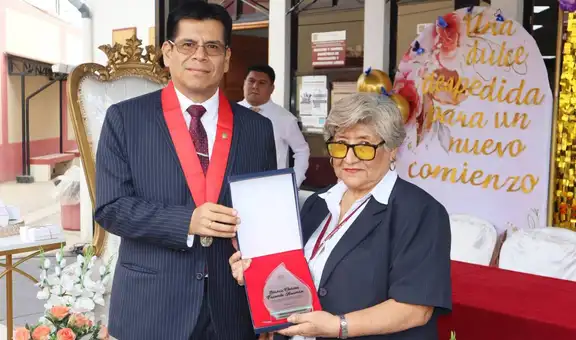 Corte de Piura reconoce 46 años de servicio de trabajadora judicial de Catacaos