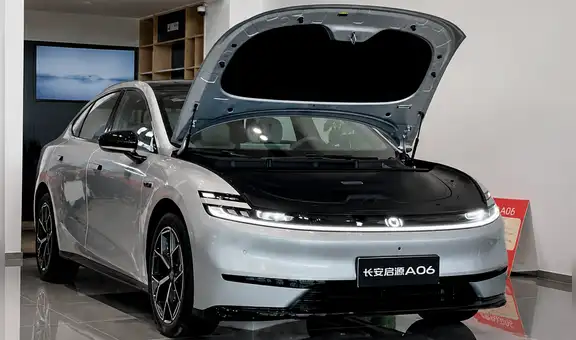 China presenta el primer vehículo eléctrico del mundo con batería de iones de sodio: recorre 400 kilómetros con una sola carga