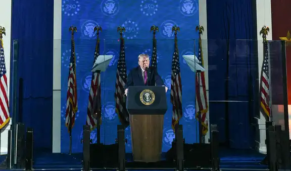 Trump en el Monte Rushmore reaviva el discurso anticomunista en un 4 de julio marcado por la división en EE. UU.