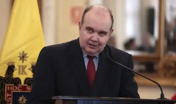 JNE acepta declinación de López Aliaga al cargo de senador