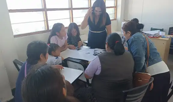 Corte del Santa capacita a 150 padres de familia en prevención de la violencia familiar