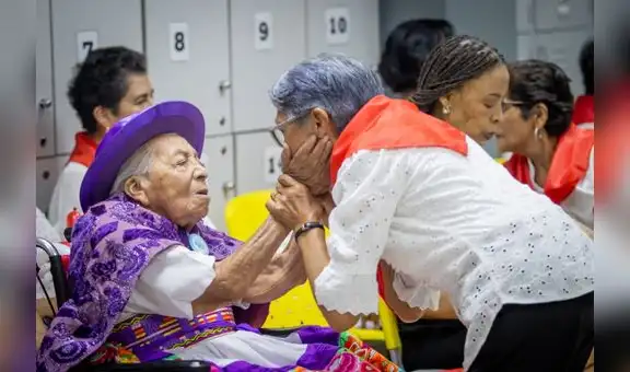 Pensionistas celebran Fiestas Patrias con arte en casas Yuyaq