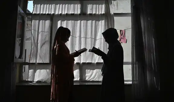 Unesco revela que al menos 2,4 millones de afganas están privadas de educación secundaria desde el regreso talibán