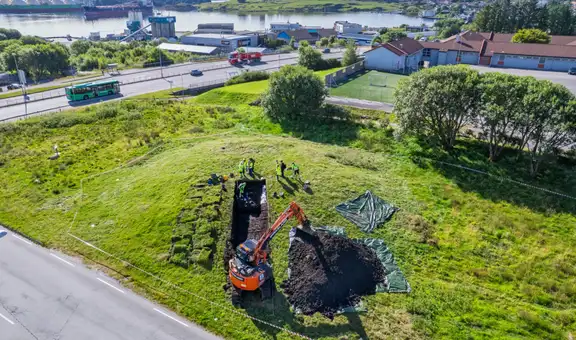 Arqueólogos noruegos reabren un montículo funerario y descubren rastros de un barco vikingo de 15 metros