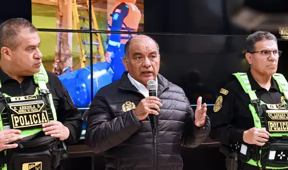 César Astudillo reconoce que no pueden remover a Óscar Arrriola como jefe de la PNP por ley del Congreso pasado