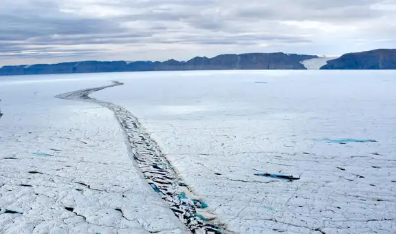 Una isla de 76 kilómetros cuadrados se desprendió de Groenlandia y los científicos esperan que se separen dos más