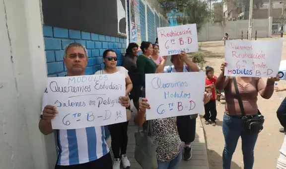 Colegios de VES y VMT siguen afectados por los aniegos: padres exigen aulas y materiales para sus hijos