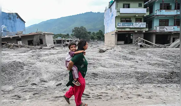 Al menos 584 muertos deja devastador deslave entre Nepal y China, además, de 1.900 personas desaparecidas