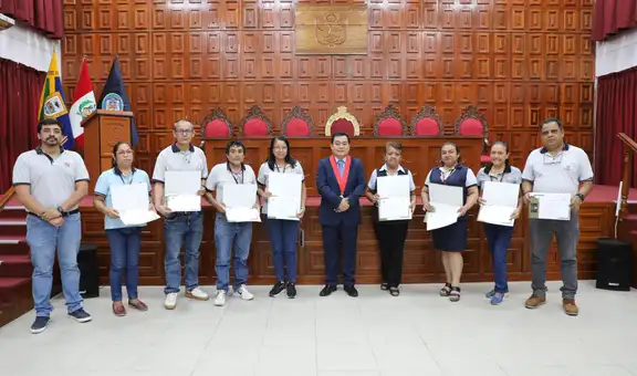 Corte de Tumbes reconoce a servidores judiciales por su trayectoria y compromiso