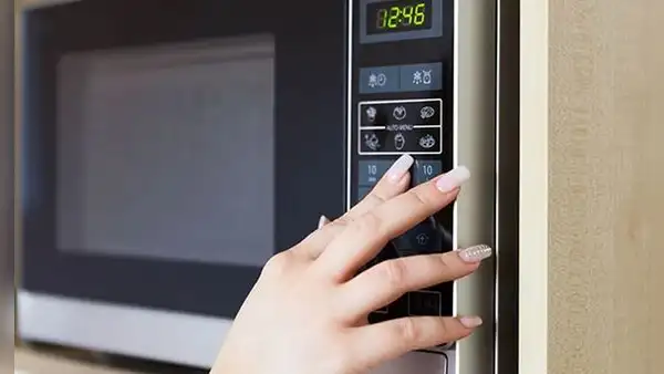 ¿Cuánta energía consume un microondas y cómo evitar que incremente la factura de luz?