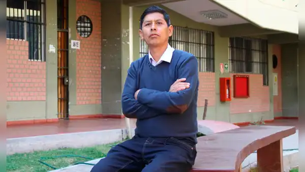Lurgio Gavilán: “Ya no soy guerrillero, ya no soy del ejército, ya no soy monje, pero admiro todas las vidas que he vivido”