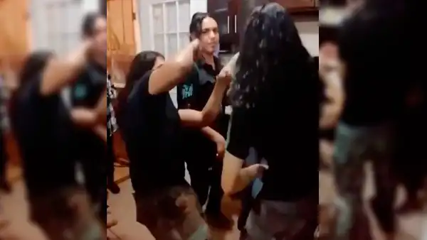 Metaleros son captados bailando reggaeton ‘hasta el piso’ en entretenida fiesta [VIDEO]