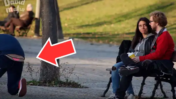 YouTube viral: hombre sale a las calles con ‘tanga’ y así fue la reacción de los transeúntes al notarlo [VIDEO]