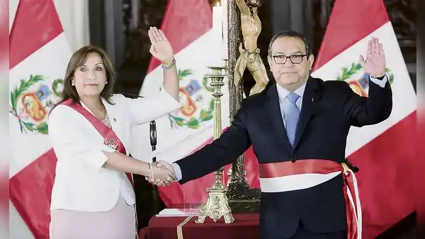 Dina Boluarte quiso renunciar tras primeros fallecidos, pero Otárola la convenció de quedarse