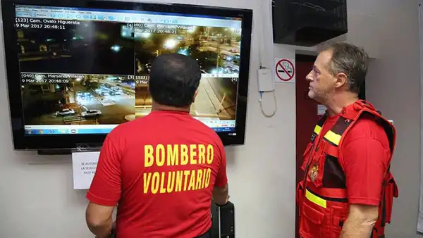 Vía Facebook: polémica por bombero que pide que voten por Jorge Muñoz [FOTO]