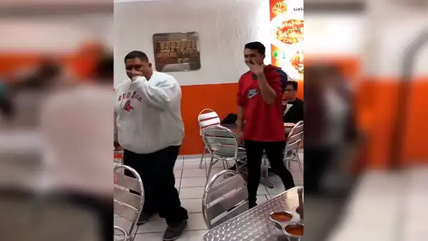 Chicos irrumpen en restaurante y dejan impresionados a los clientes con su talento [VIDEO] 