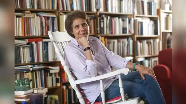 Rosella Di Paolo “Yo espero al poema,no tengo apuro para publicar”