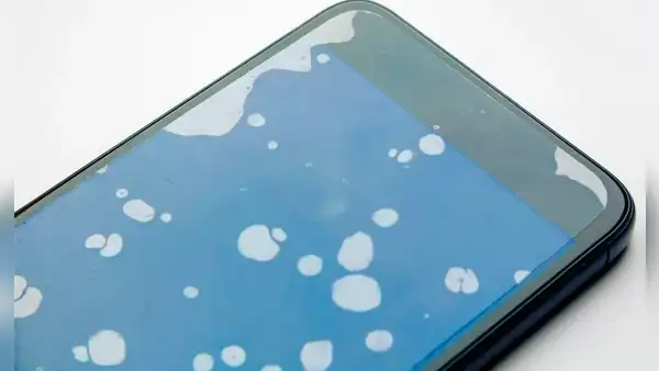 ¿Por qué aparecen burbujas en el protector de pantalla de tu teléfono y cómo eliminarlas?