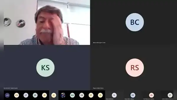 Profesor se conmueve tras enterarse que sus alumnos le ayudarán a usar herramientas tecnológicas [VIDEO]  