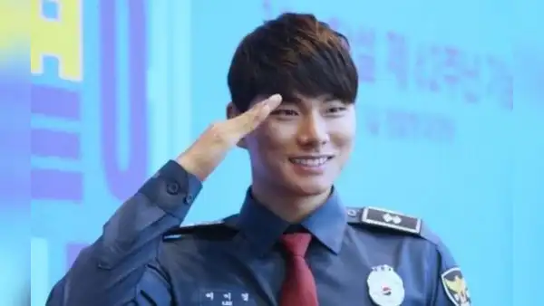 Lee Yi Kyung salva a hombre que intentó suicidarse en el puente Hannam