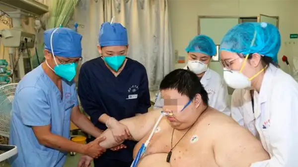China: hombre sube 100 kilos tras no salir cinco meses de su casa por la cuarentena
