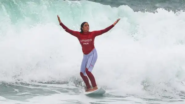 Daniella Rosas: Olas que no marean