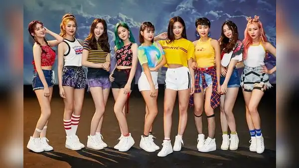 Taeha y Yeonwoo dejan oficialmente la agrupación K-pop MOMOLAND