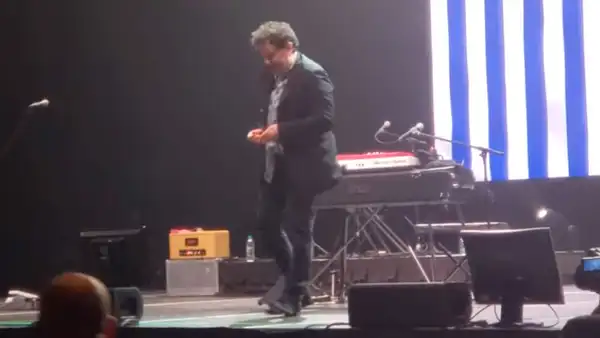 Andrés Calamaro probó marihuana durante un concierto en Uruguay