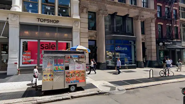 Google Maps: fan de Tobey Maguire encuentra calle en la que actor bailó en ’Spider Man 3’ [FOTOS]