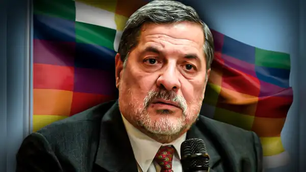 Ernesto Bustamante estigmatiza a la wiphala y la llama “trapo” pese a ser un símbolo cultural andino