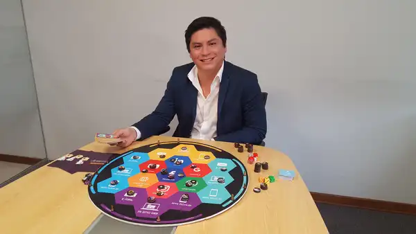 Crean juego de mesa para aprender sobre el marketing digital