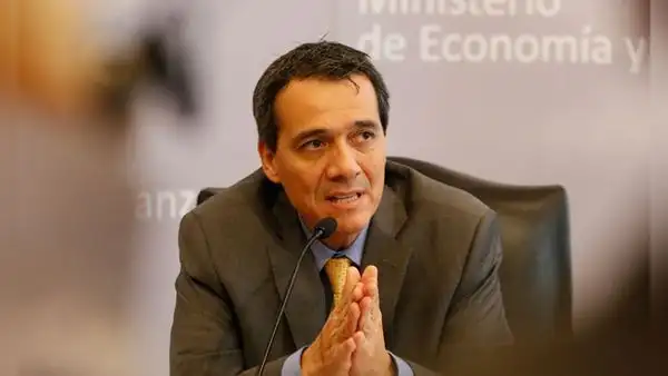 Alonso Segura: “¿Cómo te preocupas de políticas contra la pobreza cuando estás en un lío político?”