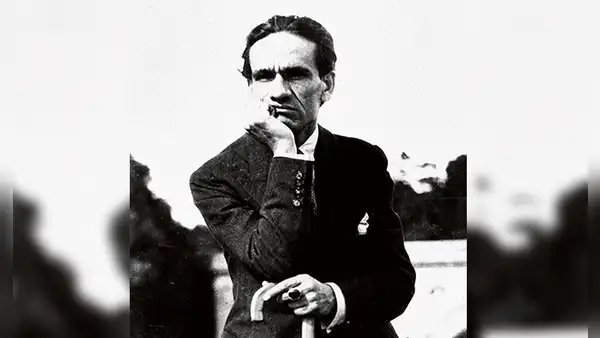 Reconocen a César Vallejo como poeta del bicentenario