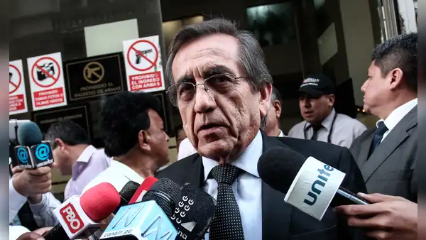 Jorge del Castillo dice que, "adelanten o no las elecciones", el APRA participará en próximos comicios