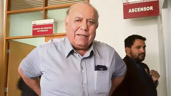 Poder Judicial ordena reponer a Luis Torres Robledo en el cargo de gobernador de Tacna