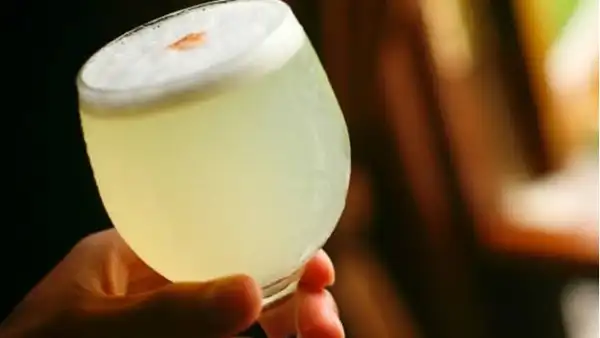 Día del Pisco Sour: ¿cómo preparar la bebida nacional sin licuadora?
