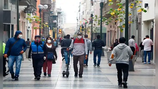 Economía peruana arrastra un sesgo a la baja para este año, advierte Julio Velarde