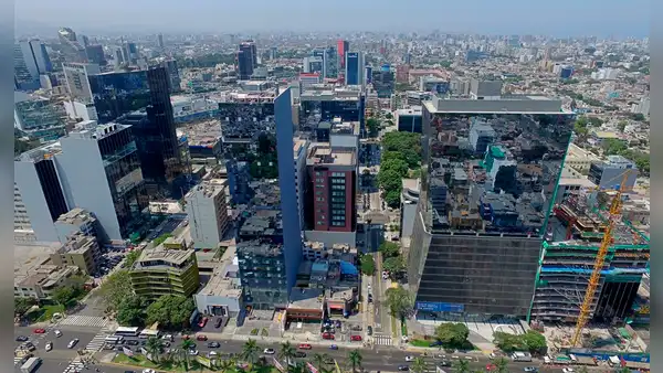 INEI: la economía peruana cayó 0,55% en 2023, su peor registro desde 1992